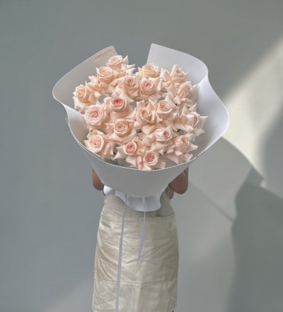 20 Pink Roses White Foam Wrapping